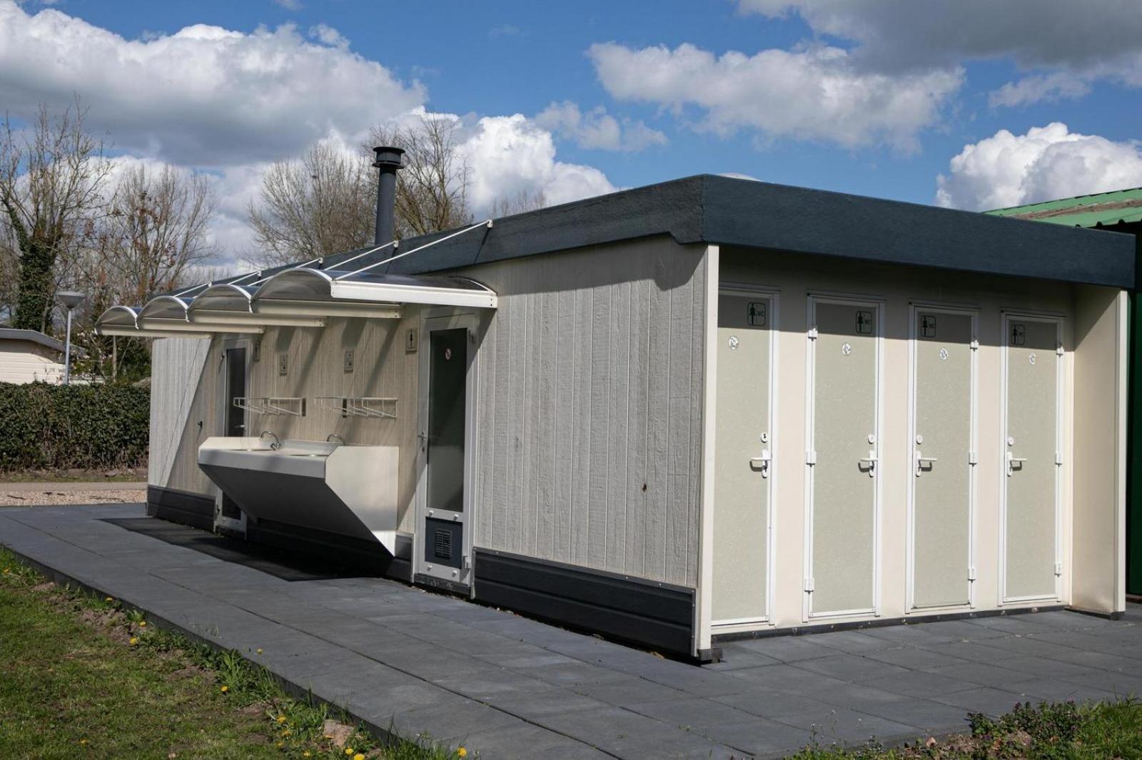 Recreatiepark En Jachthaven De Scherpenhof Terwolde Exterior photo